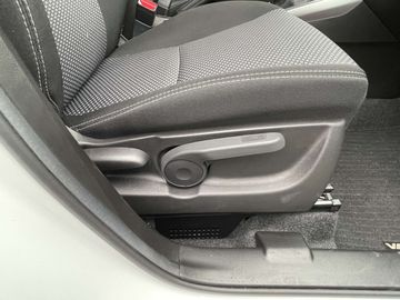 Car image 36