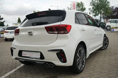 Car image 27