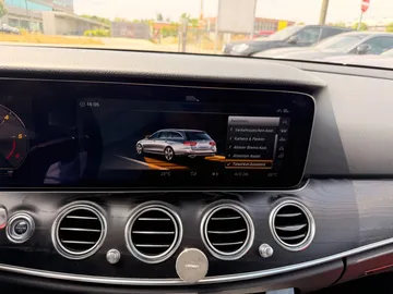 Car image 35