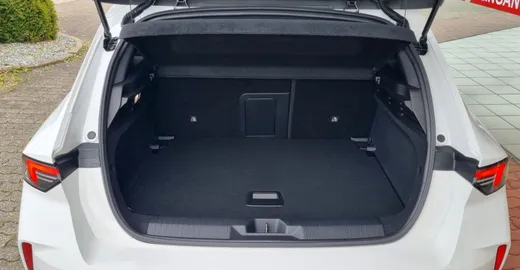 Car image 28