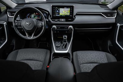 Car image 12