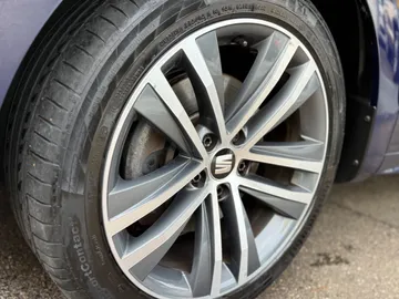 Car image 33