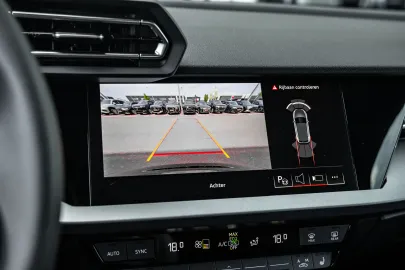 Car image 29