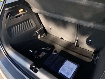 Car image 31