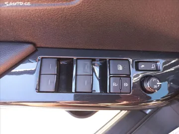 Car image 28