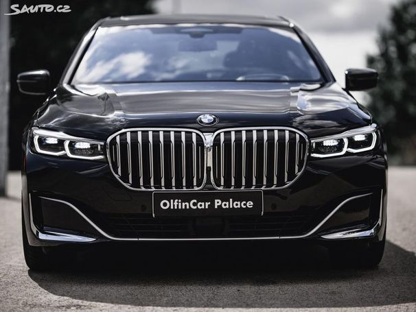 BMW 750i xDrive 390 kW image number 10