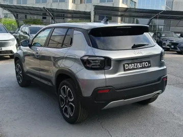 Car image 25