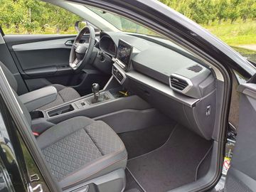 Car image 30