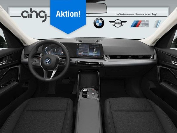 BMW iX1 xDrive30 230 kW image number 6