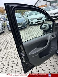 Car image 29