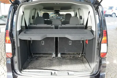 Car image 35