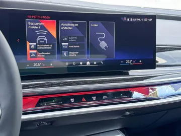 Car image 33