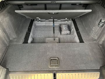 Car image 36