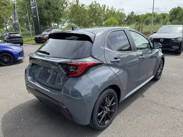 Car image 5