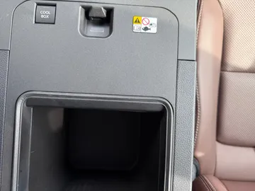 Car image 34