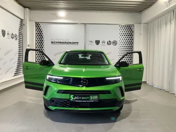Car image 26