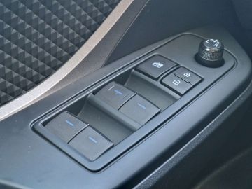 Car image 38