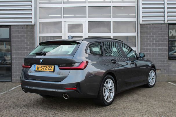 BMW 318i Touring 115 kW image number 3