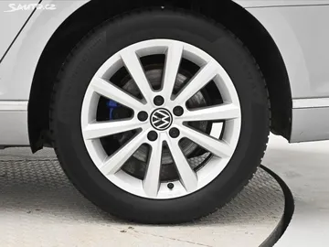 Car image 32