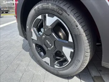 Car image 24
