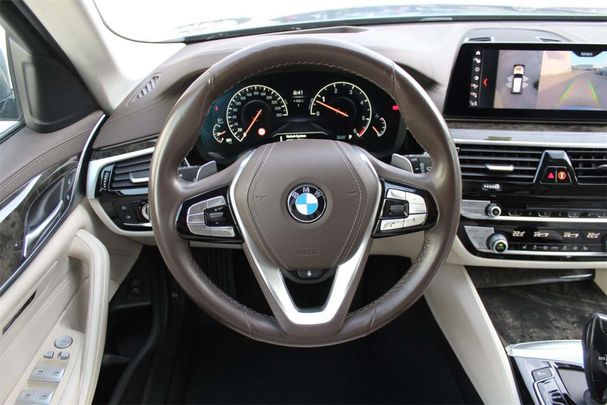 BMW 530d Touring xDrive 195 kW image number 22