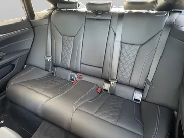Car image 29
