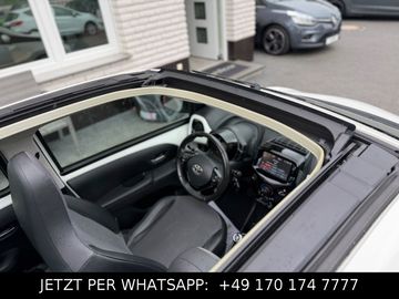 Car image 28
