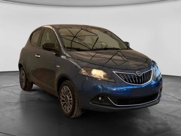Car image 2