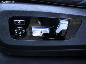 Car image 37