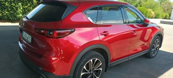 Car image 4