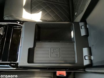 Car image 40