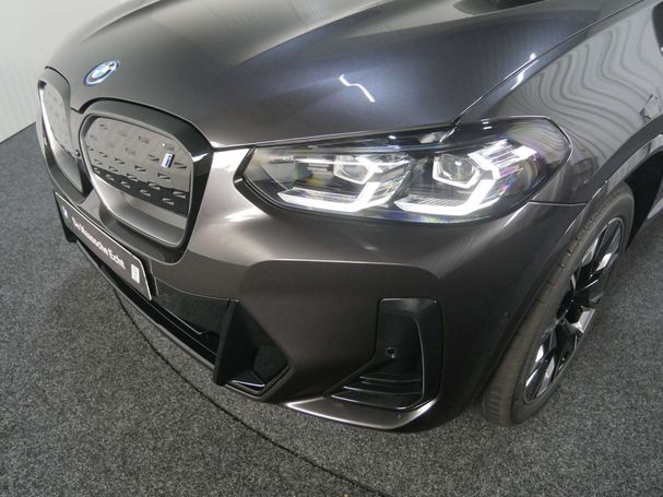 BMW iX3 210 kW image number 25