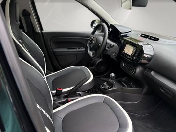 Car image 15