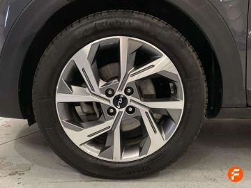 Car image 36
