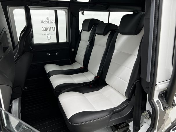 Land Rover Defender 302 kW image number 13