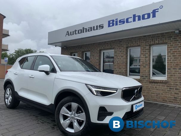 Volvo XC40 T2 Core 95 kW image number 1