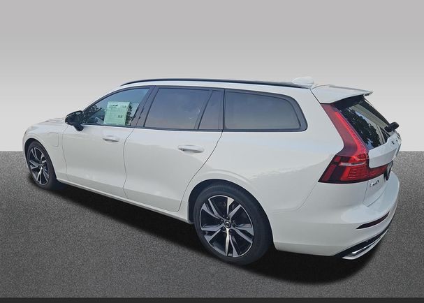 Volvo V60 T6 R Design Expression AWD Recharge 251 kW image number 4