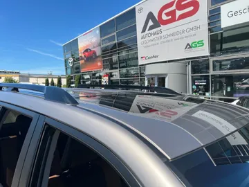 Car image 35