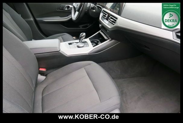 BMW 330 Touring Advantage 185 kW image number 6