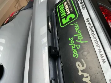 Car image 30