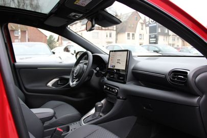 Car image 12