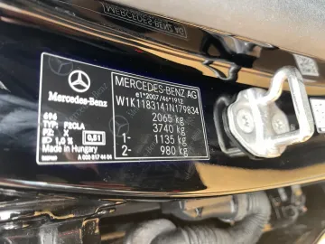 Car image 40
