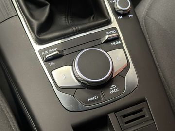 Car image 33