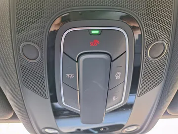Car image 36