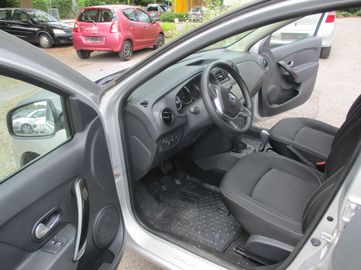 Car image 11