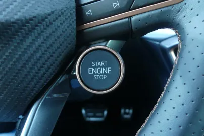 Car image 40