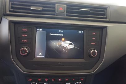 Car image 14