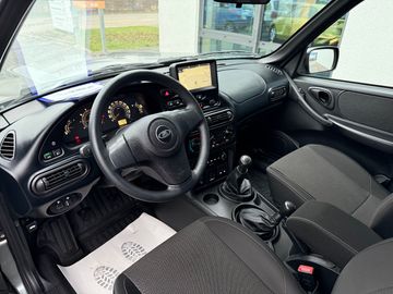 Car image 13