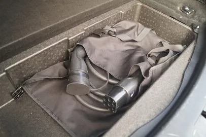 Car image 36