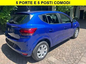 Car image 3